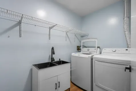 1727 West Hawkes Street Arlington Heights IL 60004