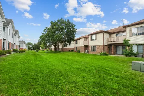 1727 West Hawkes Street Arlington Heights IL 60004