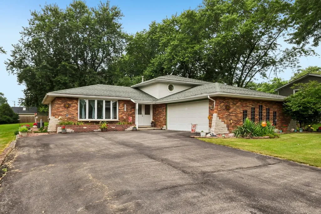 221 South Anderson Road New Lenox IL 60451