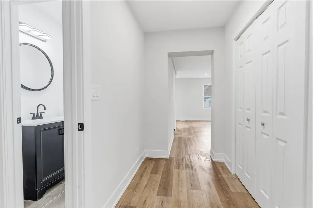 8820 South Ridgeland Avenue Chicago IL 60617