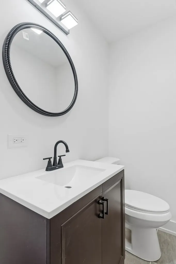 8820 South Ridgeland Avenue Chicago IL 60617