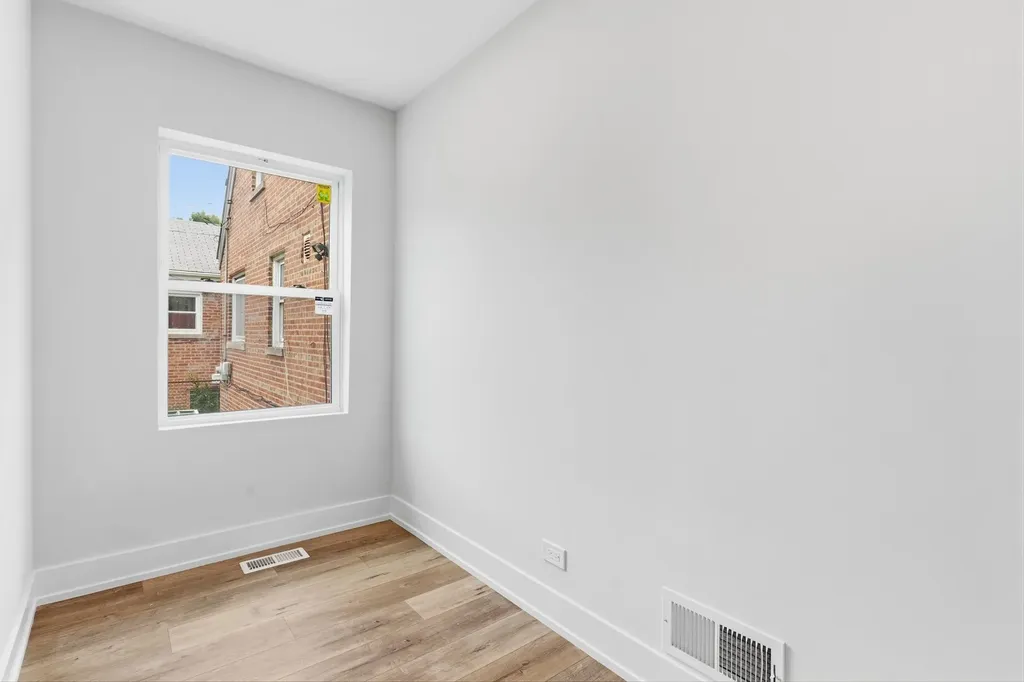 8820 South Ridgeland Avenue Chicago IL 60617