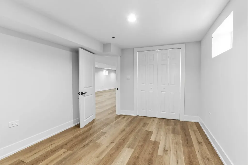 8820 South Ridgeland Avenue Chicago IL 60617