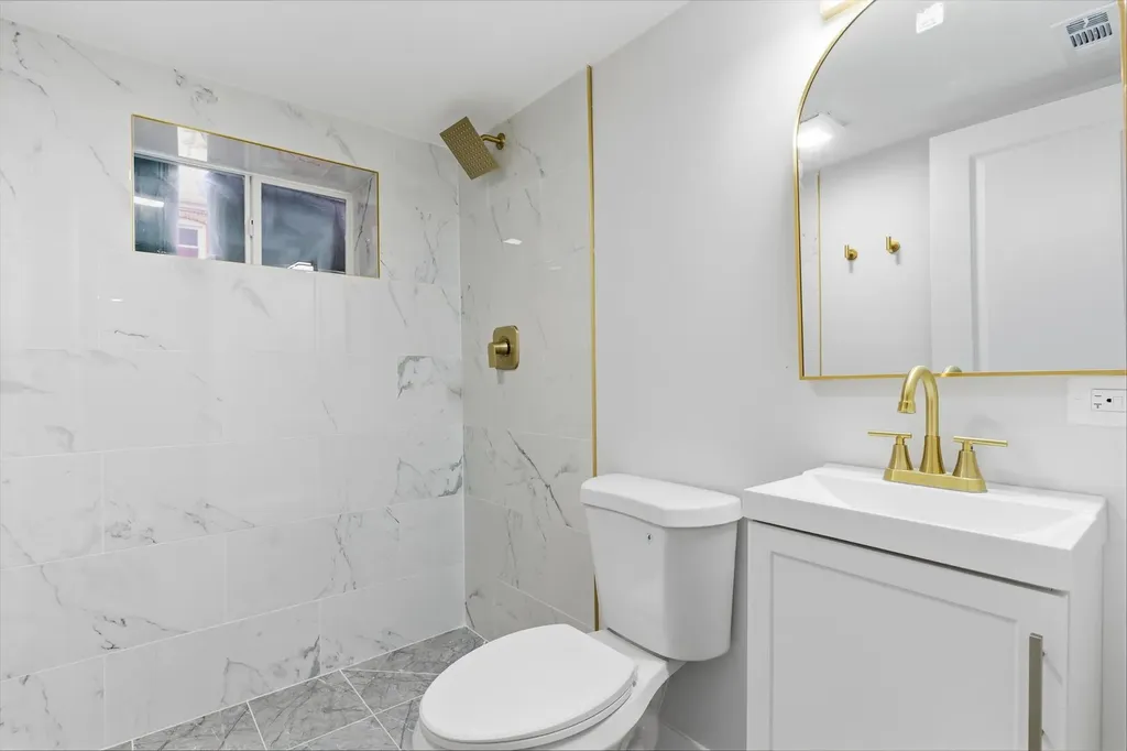 8820 South Ridgeland Avenue Chicago IL 60617