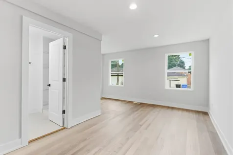 8820 South Ridgeland Avenue Chicago IL 60617
