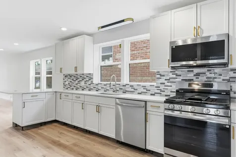 8820 South Ridgeland Avenue Chicago IL 60617