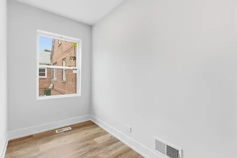 8820 South Ridgeland Avenue Chicago IL 60617