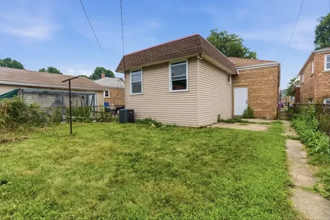 8820 South Ridgeland Avenue Chicago IL 60617