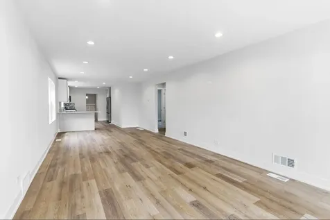 8820 South Ridgeland Avenue Chicago IL 60617