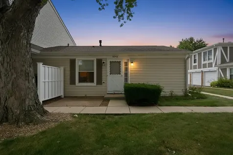 1046 Hampton Harbor Schaumburg IL 60193