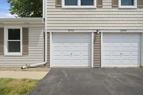 1046 Hampton Harbor Schaumburg IL 60193