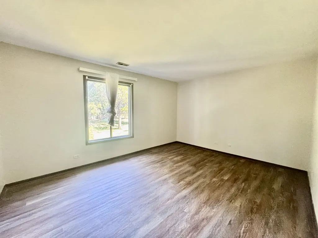 1737 Harrow Court Wheaton IL 60189