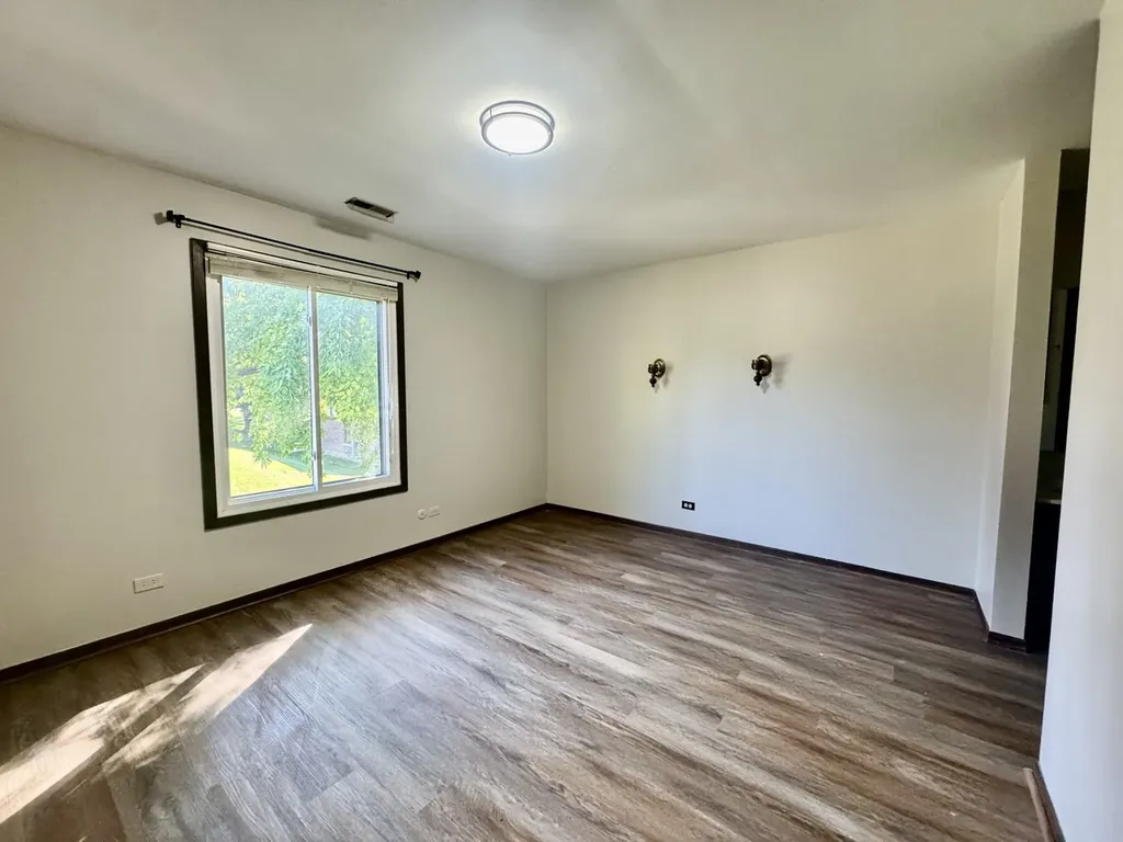1737 Harrow Court Wheaton IL 60189