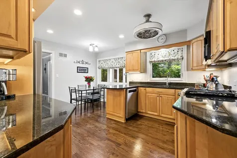 404 South See Gwun Avenue Mount Prospect IL 60056