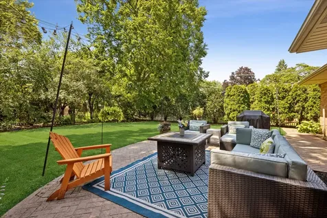 404 South See Gwun Avenue Mount Prospect IL 60056