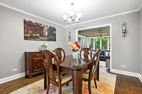 404 South See Gwun Avenue Mount Prospect IL 60056