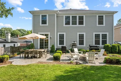 712 East Rockland Road Libertyville IL 60048