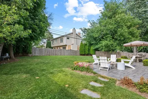 712 East Rockland Road Libertyville IL 60048