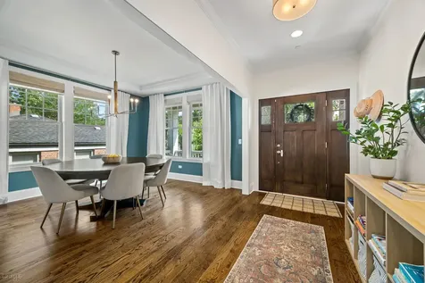 712 East Rockland Road Libertyville IL 60048