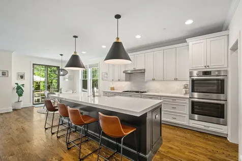 712 East Rockland Road Libertyville IL 60048