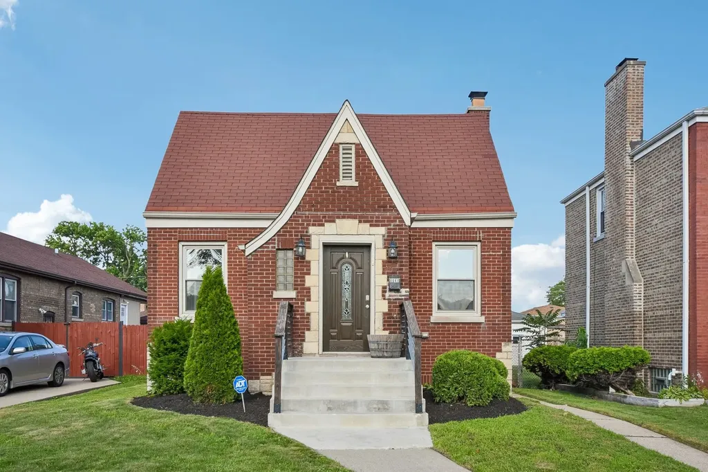 8641 South Constance Avenue Chicago IL 60617