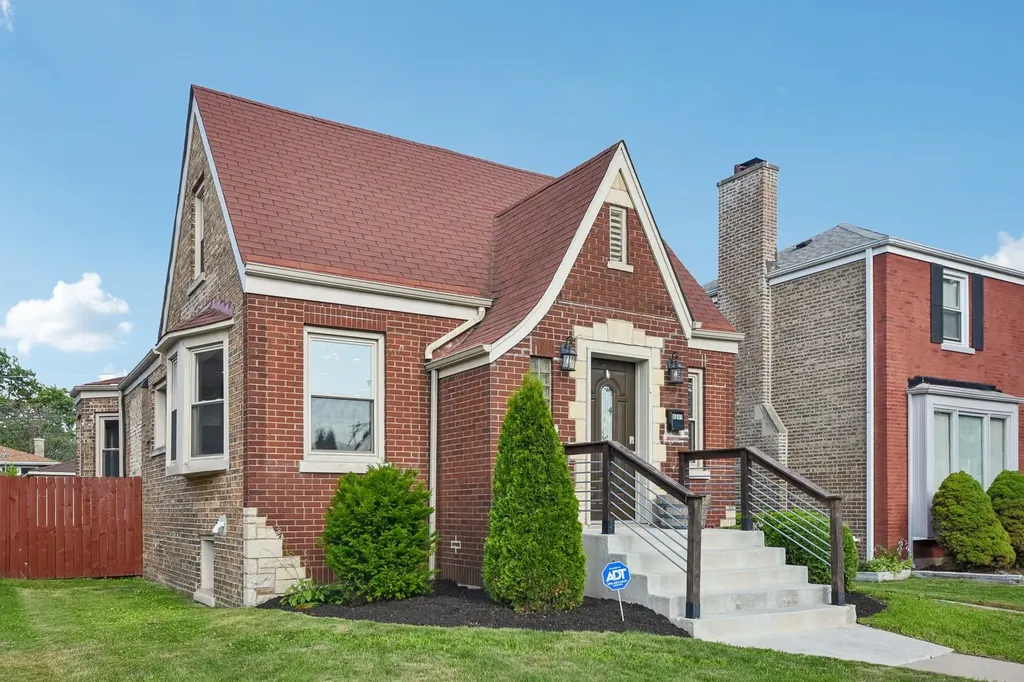 8641 South Constance Avenue Chicago IL 60617