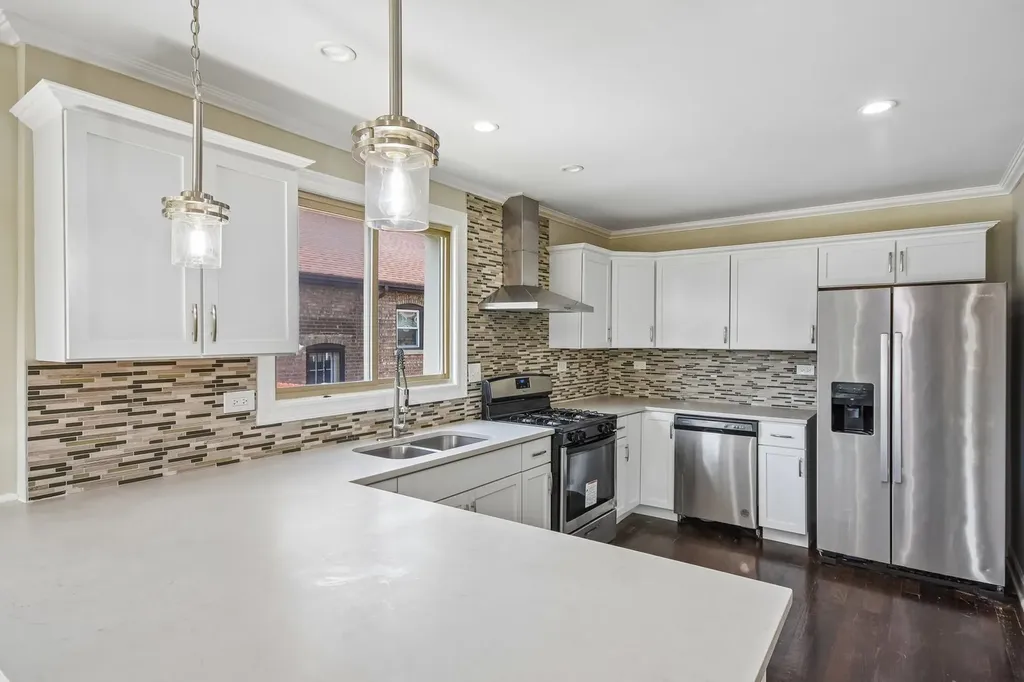 8641 South Constance Avenue Chicago IL 60617