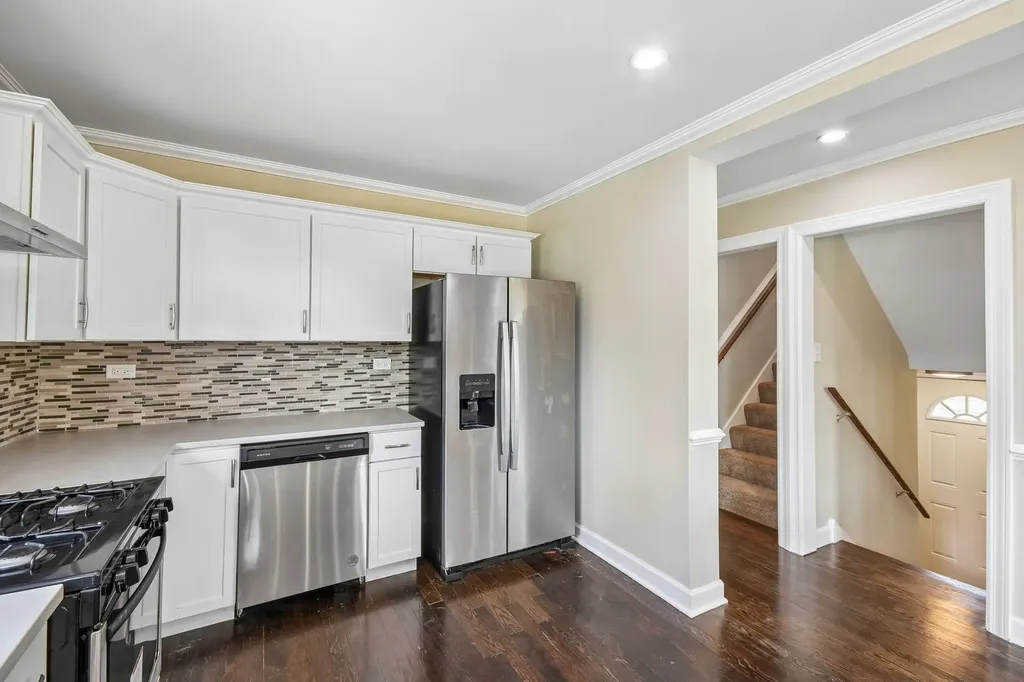 8641 South Constance Avenue Chicago IL 60617