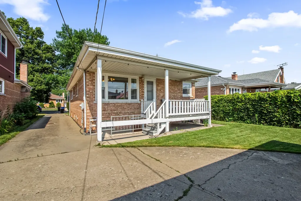 4835 North Nordica Avenue Chicago IL 60656