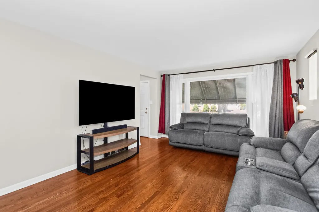 4835 North Nordica Avenue Chicago IL 60656