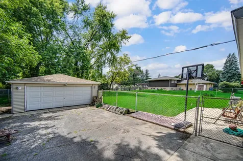 7529 West 103rd Street Palos Hills IL 60465