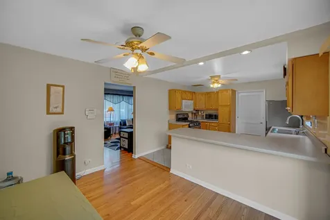 7529 West 103rd Street Palos Hills IL 60465