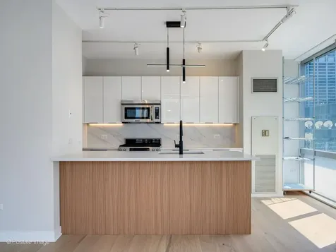 8 East Randolph Street Chicago IL 60601