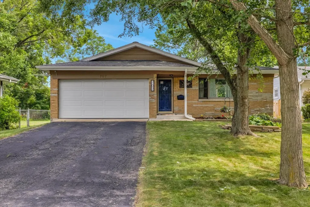 707 South Gables Boulevard Wheaton IL 60189