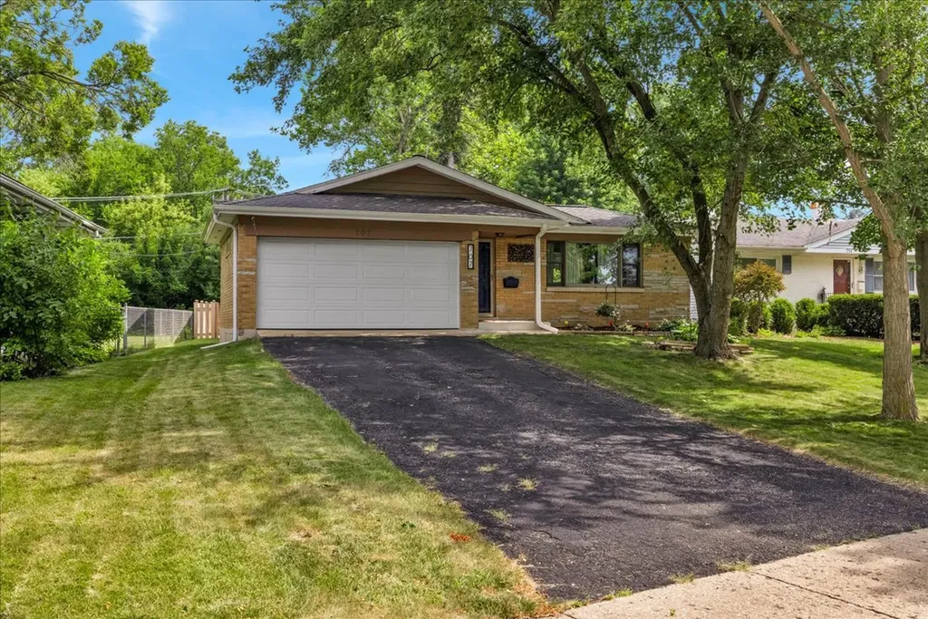 707 South Gables Boulevard Wheaton IL 60189