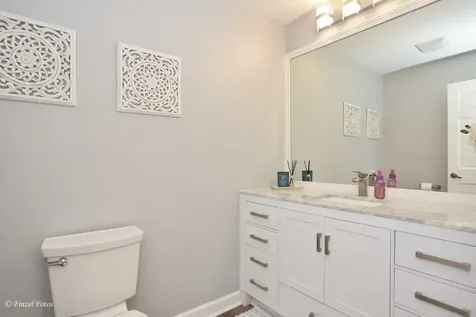 37W390 Linda Lane Elgin IL 60124