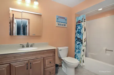 37W390 Linda Lane Elgin IL 60124