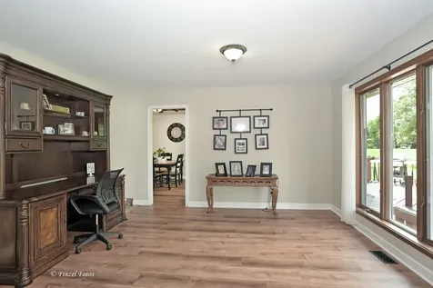 37W390 Linda Lane Elgin IL 60124
