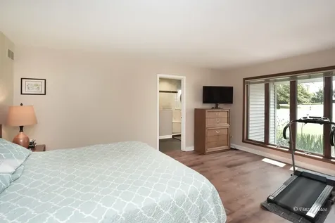 37W390 Linda Lane Elgin IL 60124
