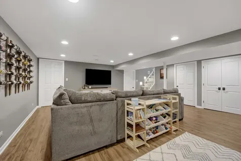 528 Kipling Court Wheaton IL 60187