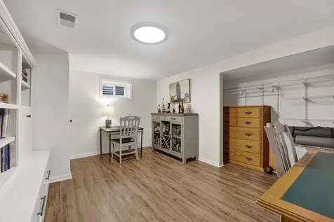 528 Kipling Court Wheaton IL 60187