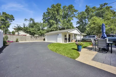 528 Kipling Court Wheaton IL 60187