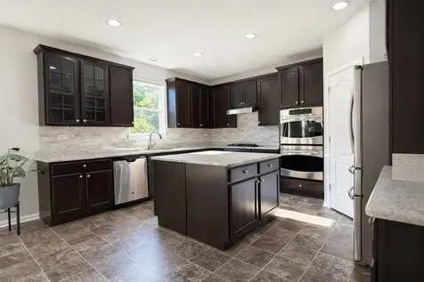 3091 Long Common Parkway Elgin IL 60124