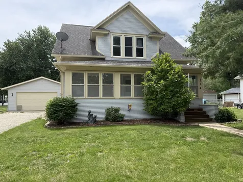 314 Main Street Hooppole IL 61258