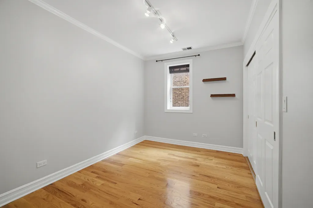 2449 West Foster Avenue Chicago IL 60625