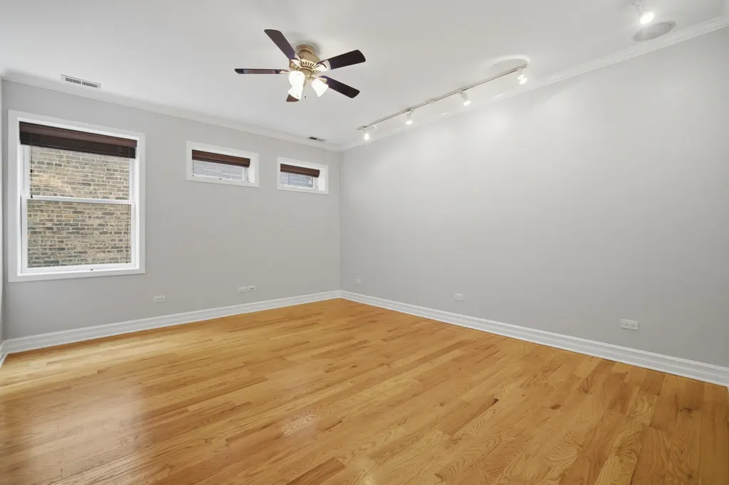 2449 West Foster Avenue Chicago IL 60625