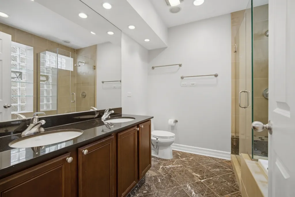 2449 West Foster Avenue Chicago IL 60625
