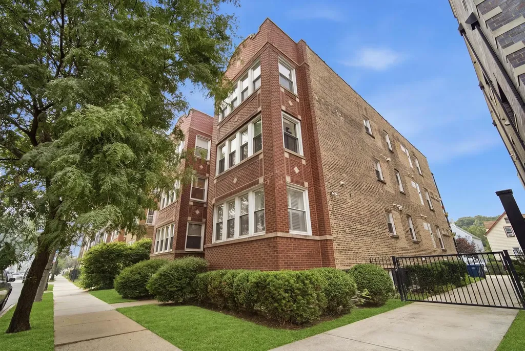 2449 West Foster Avenue Chicago IL 60625
