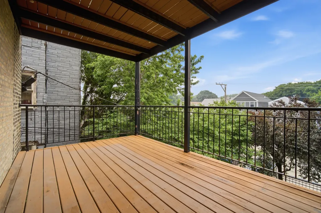 2449 West Foster Avenue Chicago IL 60625