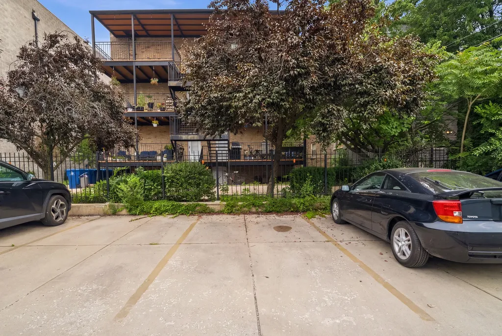 2449 West Foster Avenue Chicago IL 60625